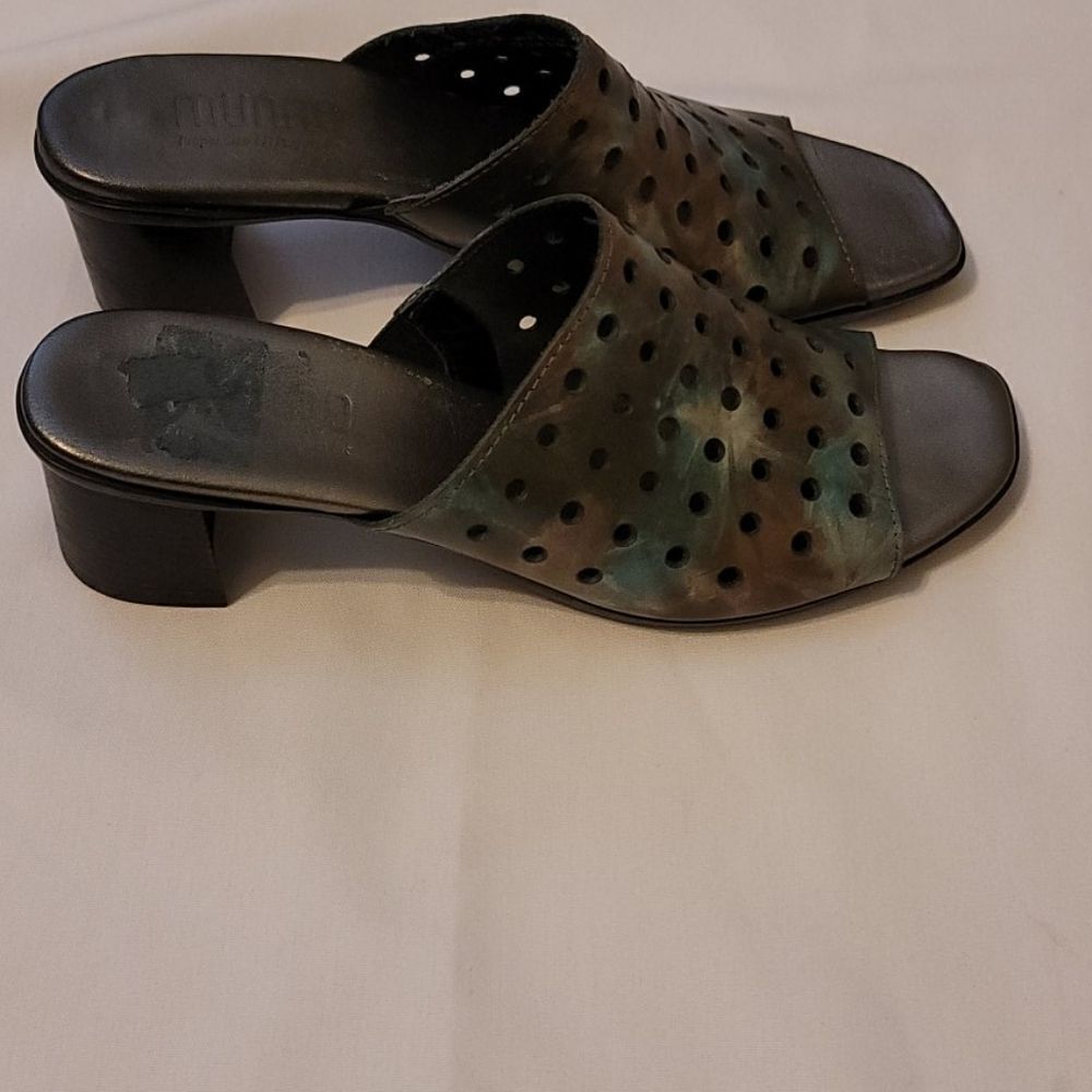 Munro mules size 8 narrow